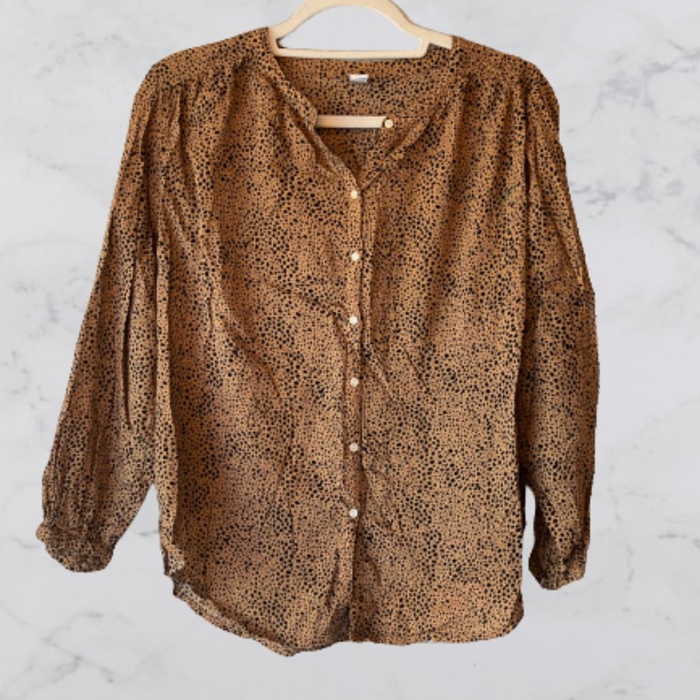 OLD NAVY Buttoned 3/4 Sleeve Leopard Print Blouse (MP)